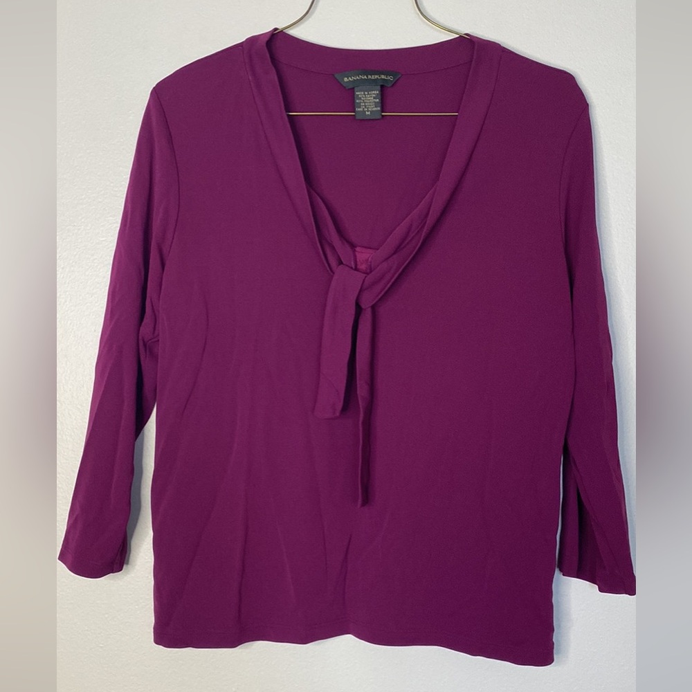 Banana Republic size M purple 3/4 sleeve tie front neck